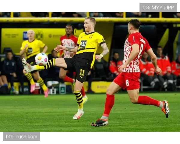 多特蒙德防线表现不稳,对赛季关键阶段竞争格局形成影响 多特蒙德防线表现不稳,对赛季关键阶段竞争格局形成影响